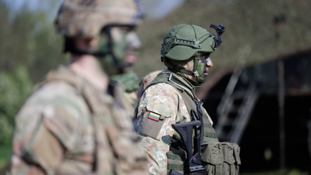 Politikai išgyvenant žemės drebėjimą – Lietuvos saugumą siūlo stiprinti kitais būdais: pasyviai stebėti nebegalime
