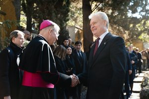 G. Nausėda susitiko su Vatikano valstybės sekretoriumi P. Parolinu: aptarė paramą Ukrainai