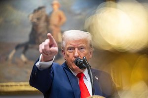 Įsigaliojus D. Trumpo tarifams, Londono rinka smuko