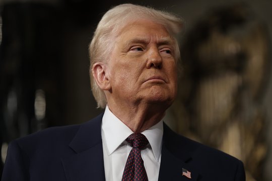 Donaldas Trumpas pasiuntė signalą Ukrainai: prakalbo apie gautą Volodymyro Zelenskio laišką