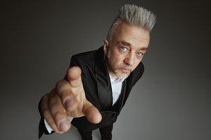 Paskelbus „Midsummer Vilnius“ finalinius pasirodymus prabilta apie  A. Mamontovo atsisveikinimą