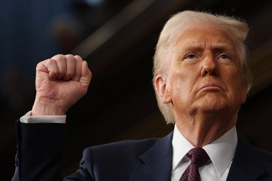 Sušvelnėjęs D. Trumpo tonas dėl Ukrainos ir tyla dėl NATO: kokią žinią pranešė JAV?
