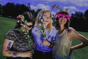 „shishi“ kelia sparnus už Atlanto: pristatys naujienas gerbėjams svetur