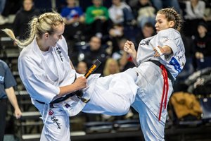 Lietuvos pilno kontakto karatė čempionate – pasaulio elito sportininkių dvikova