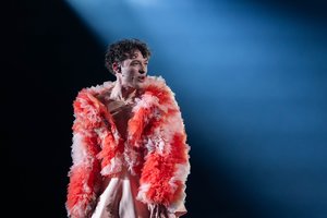 Praėjusiais metais „Euroviziją“ laimėjęs Nemo lietuviams siunčia liūdną žinią: „Pranešu skaudančia širdimi“