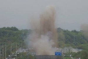 Pietų Korėjos karinės pajėgos pranešė, kad karo lėktuvui netyčia numetus 8 bombas sužeisti civiliai