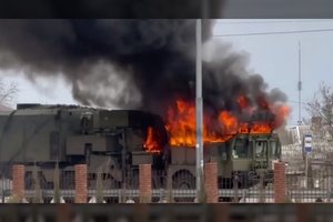 Paslaptingai užsiliepsnojo brangi Rusijos karo mašina