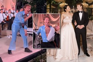 Markas Zuckerbergas pasirodė vilkėdamas aptemptą kostiumėlį: vieni žavėjosi, kiti pažėrė kritikos