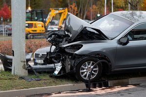 Kai kurie automobiliai į eismo nelaimes patenka dažniau nei kiti: išvardijo, kam tokia rizika didžiausia