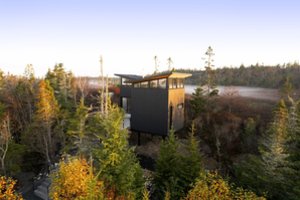 Jaunos keturių asmenų šeimos unikaliame name – kvapą gniaužiantys vaizdai