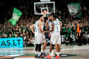 Į Eurolygos dešimtuką žengiantis „Anadolu Efes“ du kėlinius kankinęsis galiausiai nokautavo „Virtus“