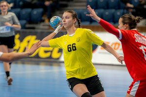 Lietuvos rankininkės triuškinama pergale pradėjo Europos čempionato atrankos turnyrą