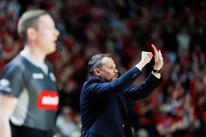 Pozityvią žinią turėjęs G. Žibėnas bandė prisibelsti iki auklėtinių ausų: „Bus žiauriai sunku“