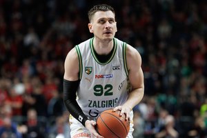 Džiaugsmo neslėpęs ir į Vitoriją nusikėlęs E. Ulanovas žvelgė į neįtikėtiną S. Francisco šūvį