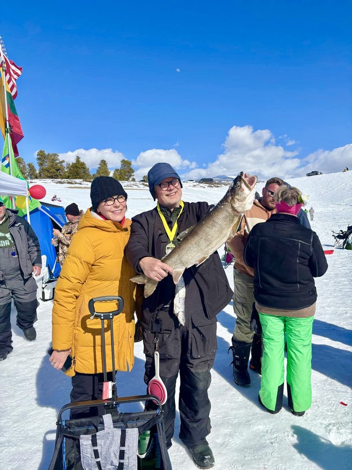 Artėjant Lietuvos Nepriklausomybės atkūrimo paminėjimui, išeivijos lietuviai Kolorado valstijoje (JAV) susirinko į septintus metus organizuojamą bendruomenės šventę – „100 ekečių“.<br> V. Alksninytės, R. Grincevičienės, A. Klišauskienės, R. Marcinkevičienės, T. Pačerinsko, A. Grudys nuotr.