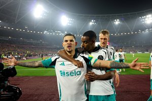 Taiklus brazilo smūgis „Newcastle United“ taupyklę papildė dar trimis taškais