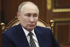 „Bloomberg“: V. Putinas neketina daryti jokių kompromisų ir yra pasirengęs kovoti toliau
