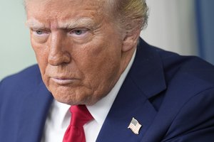 Iš D. Trumpo – žinutė V. Zelenskiui: norime užbaigti karą Ukrainoje