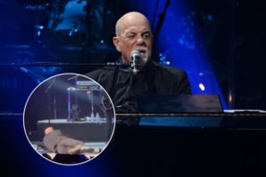 Roko žvaigždė Billy Joelas ant scenos patyrė fiasko: prireikė medikų pagalbos