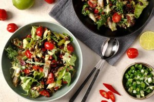 Gaivios ir sveikuoliškos salotos su silke – fantastiško skonio, be menkiausios nuodėmės