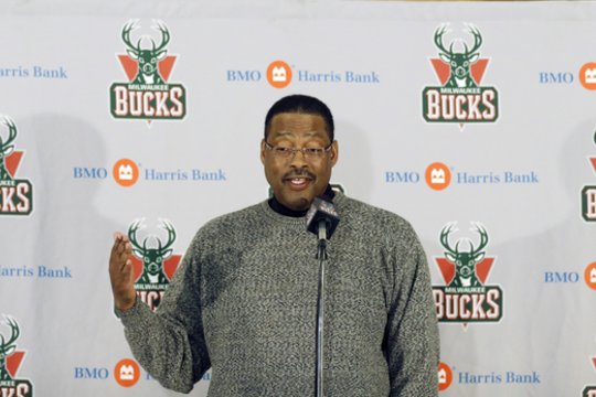 Į labdaringą renginį atėjęs mirė vienas iš „Bucks“ savininkų – kuklią algą NBA jis pavertė milijardais dolerių