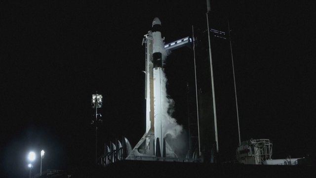 NASA ir „SpaceX“ atidėjo gelbėjimo misiją: astronautai vis dar įstrigę kosmose