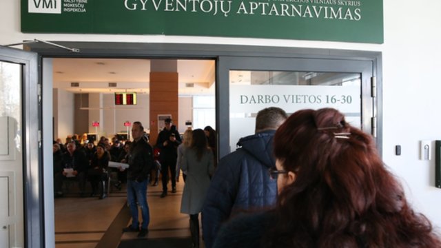 VMI jau pradeda grąžinti permokas: įvardijo, iki kada sulauksite