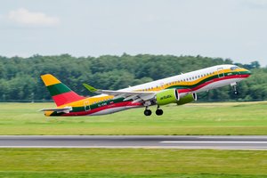 Šios oro linijos ruošiasi atnaujinti skrydžius į Ukrainą – reikalinga viena sąlyga