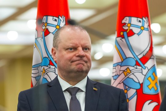 S. Skvernelis nepalaikys siūlymo švelninti į „čekiukų“ skandalą įklimpusių politikų atsakomybę