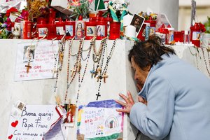Popiežius ligoninėje gydomas jau mėnesį: praleido dar vieną ramią naktį