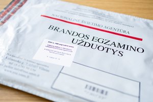 ŠMSM siūlo istorijos egzamino rašinio dalį įvesti tik nuo 2029 m.