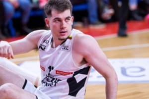 Kėdainių tritaškių automatas J. Girardas – apie Lietuvą, į palubes pakilusius marškinėlius ir širdį veriančias nesėkmes