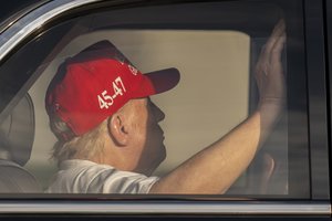 „Didžiulė dovana Amerikos priešams“: iš D. Trumpo – dar vienas skandalingas ėjimas