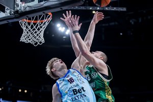 Visi 12 aikštėje pabuvoję „Žalgirio“ žaidėjai sudaužė Jonavos krepšininkus