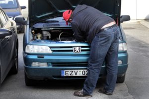 Nė į kalbas nesileiskite – absoliučiai visas atliekas po automobilio remonto palikite autoservisuose