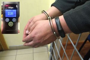 Nusileidus lėktuvui iš Londono sulaikytas girtas emigrantas: skrisdamas į Kauną drumstė įgulos ir keleivių rimtį, sėjo paniką ir grasino