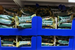 Į „Lidl“ parduotuvių lentynas grįžta jau legendiniu tapęs ir pirkėjų širdis užkariavęs Dubajaus šokolado stiliaus varškės sūrelis