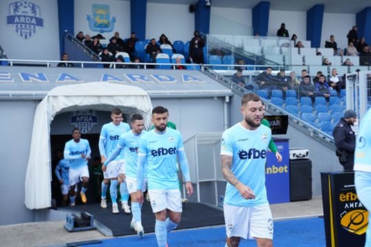 Neįtikėtina: futbolo rungtynėse tylos minute pagerbtas tribūnose buvęs žmogus