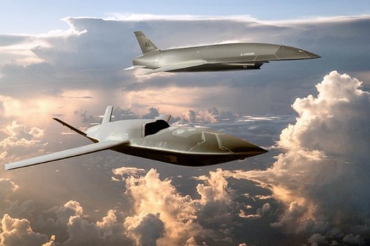 Amerikiečiai skelbia naują karo ore epochą: pristatė bepiločius naikintuvus