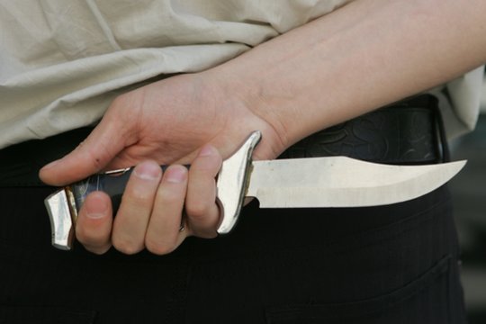 Sostinėje ir Anykščių rajoneliejosi kraujas – peiliu sužaloti du žmonės
