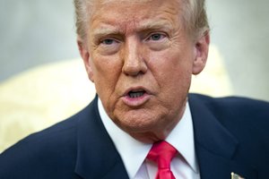 D. Trumpo komanda nejaučia ribų: įsilaužė į pastatą, kad atleistų instituto vadovą