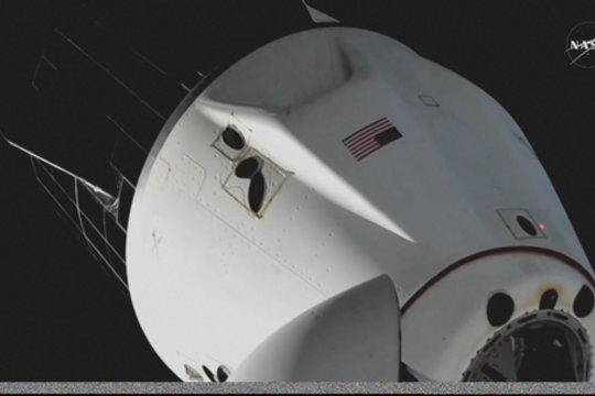 Devynis mėnesius kosmose įstrigę astronautai grįžta namo: pranešė, kur įvyks nusileidimas  