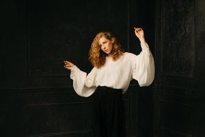 Alina Orlova pristato dainą „Amygdala“, atveriančią sapnų pasaulį