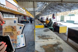 Artėjantys pokyčiai turgavietėse jau kelia įtampą – prekybininkai gali nupręsti visai nebeprekiauti