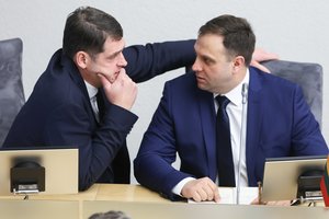 Seimo komisija ragina I. Hofmaną grąžinti ŽŪM kancleriui reikalavimą turėti leidimą dirbti su slapta informacija