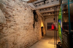 Vilniaus Žemutinės pilies administracinio centro istorija – legendos ir atradimai