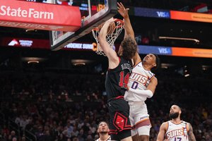 M. Buzelio įspūdingas dėjimas nublanko prieš D. Bookerio šou