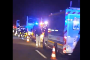 Prancūzijoje susidūrė keturi kariūnus vežę autobusai, nukentėjo dešimtys žmonių