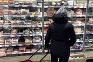 Šešis kartus mažinęs palūkanų normą, Švedijos centrinis bankas daro pertrauką