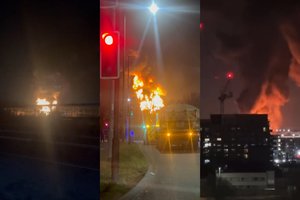 Londone liepsnoja ypač svarbi elektros pastotė, visam penktadieniui uždarytas Hitrou oro uostas